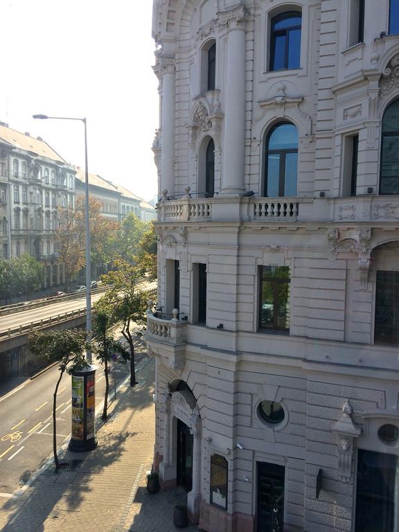 Hello Downtown Apartment - Eiffel Budapest Room photo